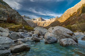 Blick Richtung Bärenzähn mit Bergbach