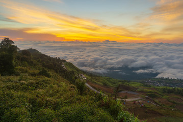 Fototapeta premium sunrise in the mountains