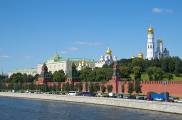 Fototapeta premium Beautiful summer view of the Moscow Kremlin, the Kremlin embankment on a Sunny day, Russia