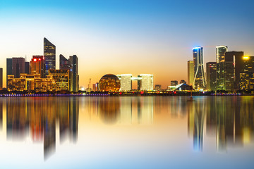 Fototapeta premium Beautiful city nightscape in Hangzhou, China
