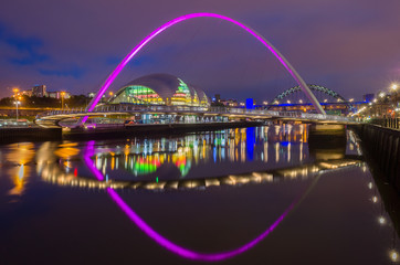 Fototapeta na wymiar Blaue Stunde am Abend in Newcastle upon Tyne, England