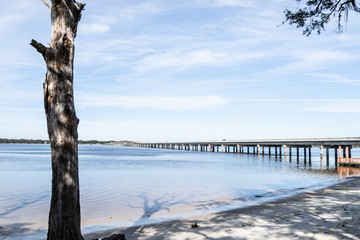 Obraz premium Long Bridge on the Beach