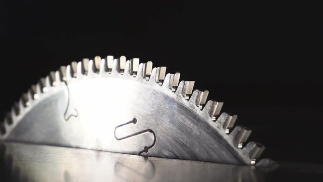 Circular saw starts HD