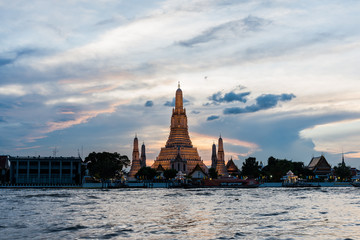 Naklejka premium Unseen thailand,Temple of Dawn, nigthcity view,Wat Arun Ratchawararam Ratchawaramahawihan, bangkok ,Thailand&nbsp;