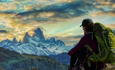 Fotobehang Cerro Chaltén Wandelaar en Fitz Roy Mountain in Patagonië