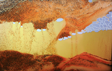 Futuristischer Hintergrund in den Farben Orange, gelb, ocker, sieht aus wie ein Wüstensturm © HeiSpa