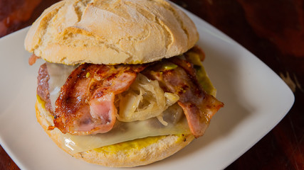 Hamburguer with bacon