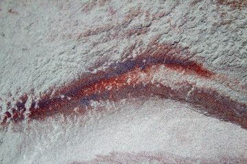 Varicoloured mineral deposit of paint of powder-like enamel