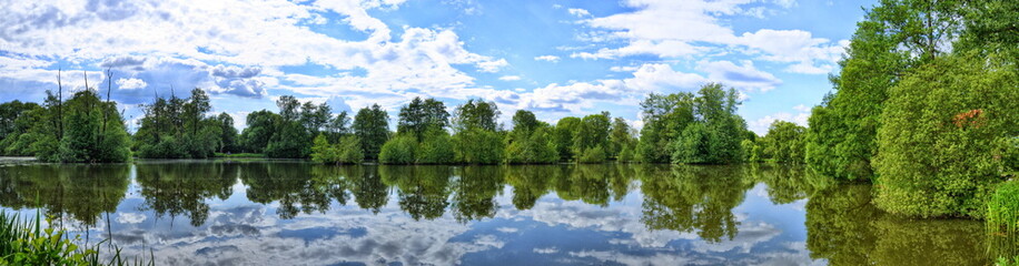 Fototapeta na wymiar Fulda river in Aueweiher Park in Fulda, Hessen, Germany (panora