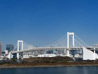 Fototapeta na wymiar 東京港とレインボーブリッジ