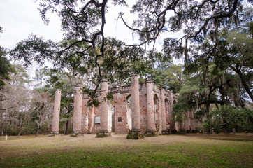 Fototapeta na wymiar Old Sheldon Church ruins in Yemassee South Carolina, church is from the Revolutionary War and burned down.
