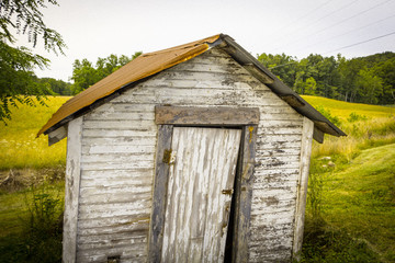 Fototapeta na wymiar old wooden shed