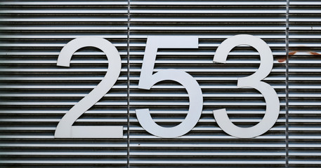 Hausnummer 253