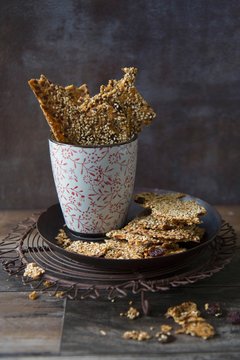 Crackers with sesame seeds and raisins