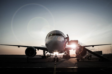 Großes Flugzeug Ansicht von vorne 