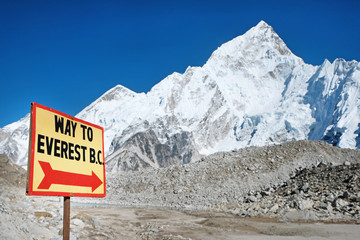 Signpost way to mount Everest in Nepal.