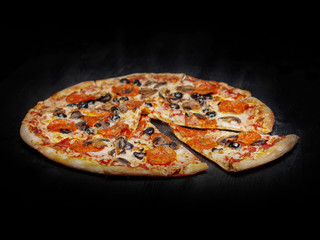 Nasty pizza, black wood