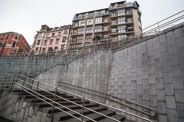 Steile Treppen in Bilbao