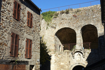 Chemin de ronde à Dinan
