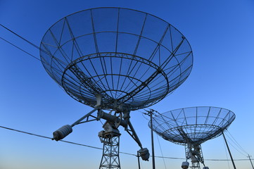 The observatory in the evening,The silhouette of a radio telescope