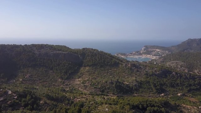 Drohne - Mallorca Berge Flug zum Port de Soller