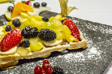 Waffel mit Früchten