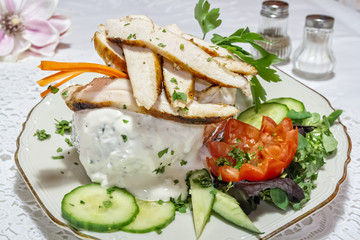 Ofenkartoffel mit Hähnchenstreifen