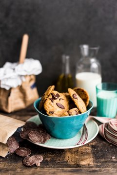 Olive oil chocolate chip cookies in a turquoise bowl