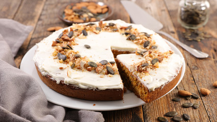 carrot cake with nuts