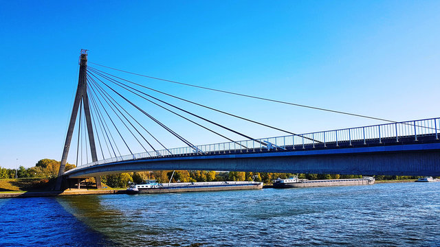 Pont de Lanaye &agrave; la fronti&egrave;re Belge