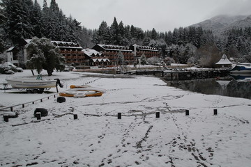 Invierno con Nieve en Bahia Manzano, Villa La Angostura, Neuquen, Patagonia Argentina