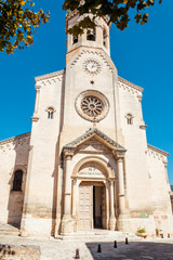 Fototapeta na wymiar Church in medieval village of Saint-Saturnin-lès-Apt