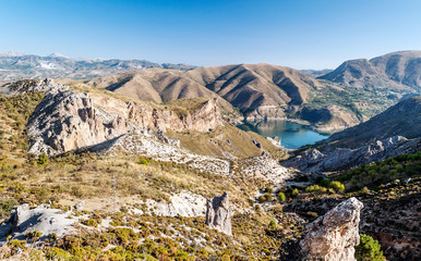 Fototapeta na wymiar Lake in the Sierra Nevada mountains in Granada