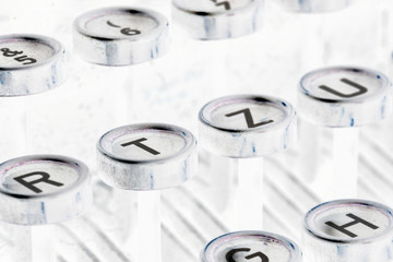 Alte Schreibmaschinentastatur und Schreibmechanik