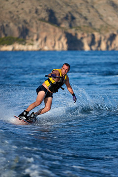 Wake surf