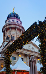 Fototapeta premium Night Christmas Market in Gendarmenmarkt Winter Berlin