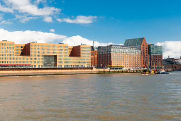 Fototapeta premium Hamburg, im Hafengebiet