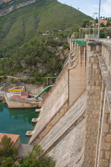 Reservoir external wall