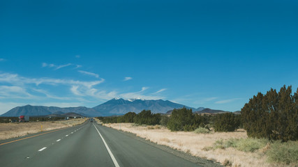Naklejka premium Humphreys Peak near Flagstaff, Arizona, from the highway