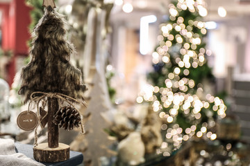 kleiner und großer Weihnachtsbaum