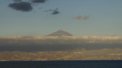 Widok na El Teide z Gomery  © juanitach