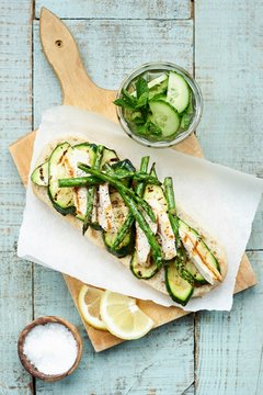 Ciabatta with chicken, zucchini and asparagus