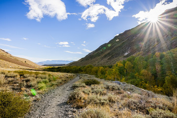 McGee Creek trail on a sunny autumn day, John Muir wilderness, Eastern Sierra mountains, California