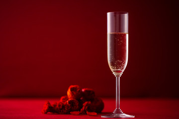 シャンパンとバラの花のアレンジ