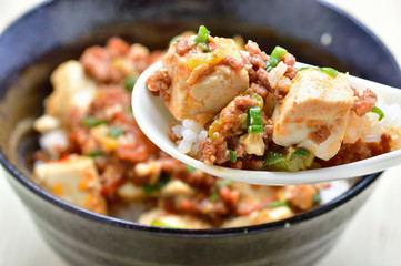 麻婆豆腐丼