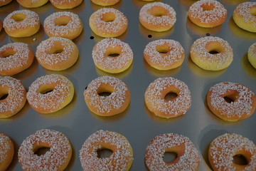 donuts inside the pan