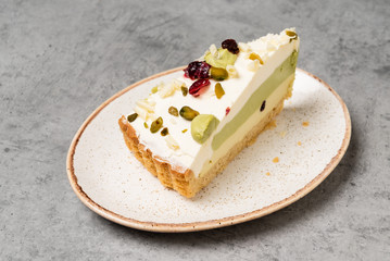 cheesecake with pistachio