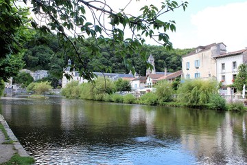 Fototapeta na wymiar Village de Brantôme - Dordogne - Dite 