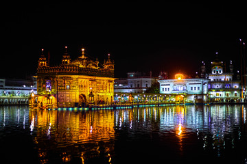 Fototapeta na wymiar The Golden Temple in Amritsar