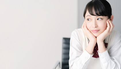勉強する女子高生